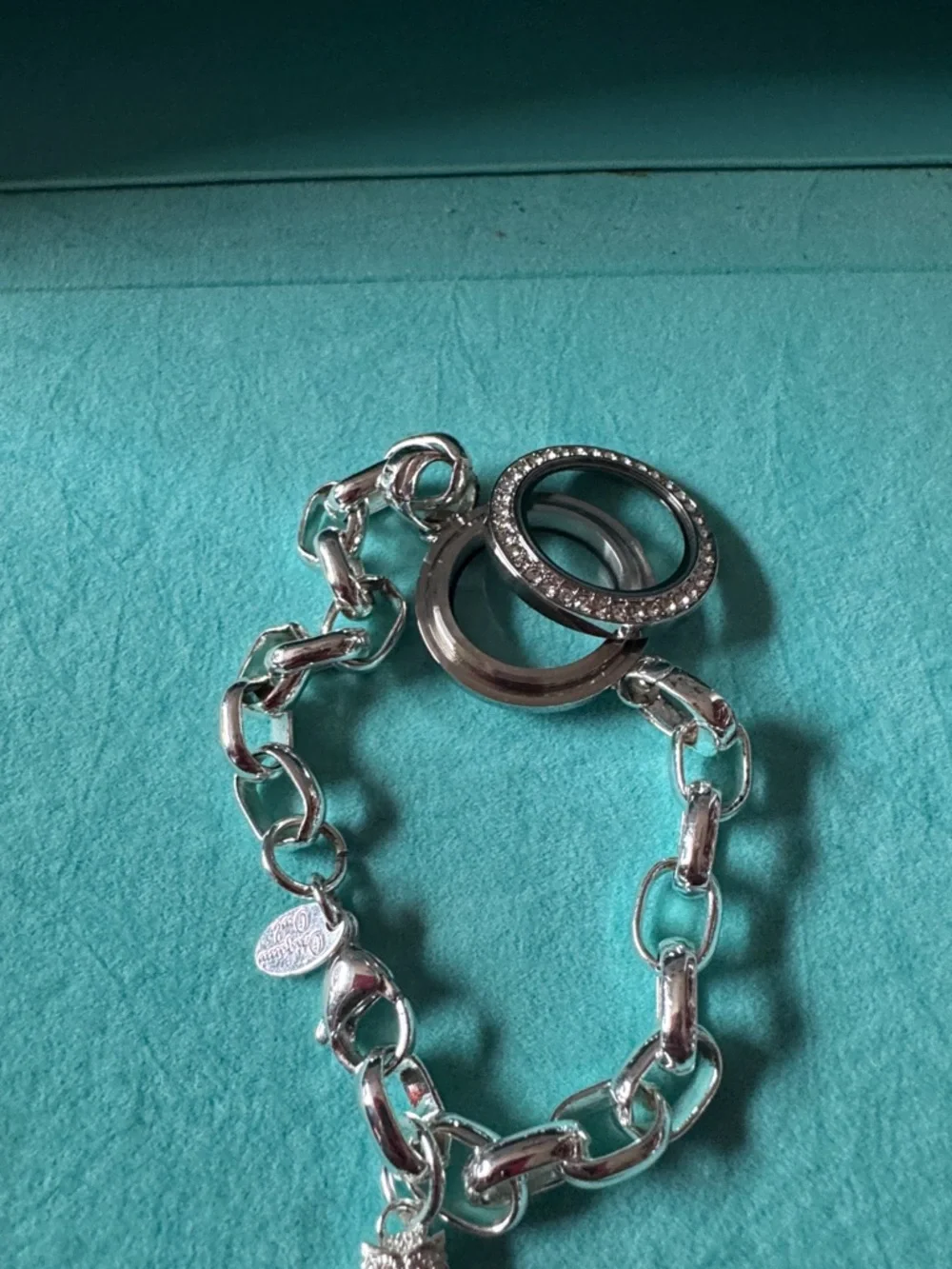 Origami Owl Silver-Tone Chain Bracelet with Paved Circle Locket Charm - Picture 2 of 3